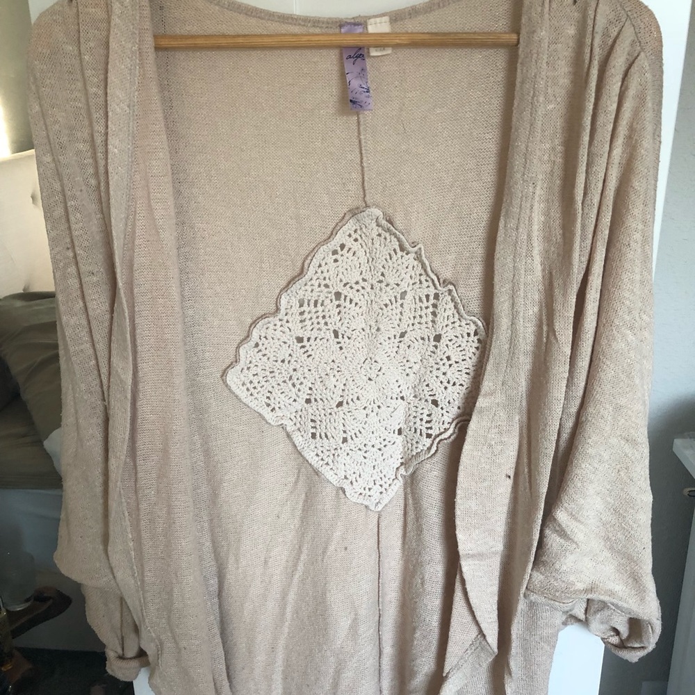 Francesca’s cardigan/shrug crochet back